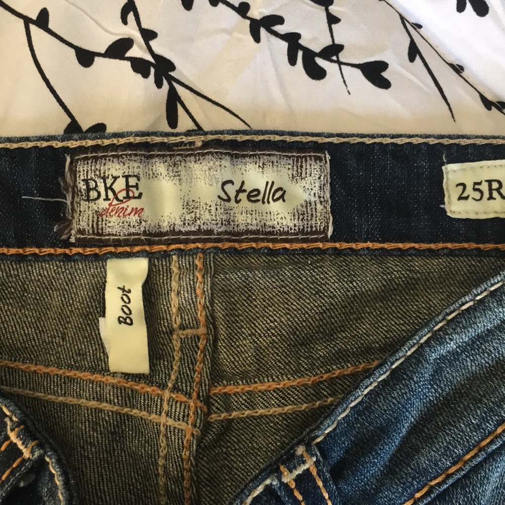 Beautiful semi-new Buckle Jeans